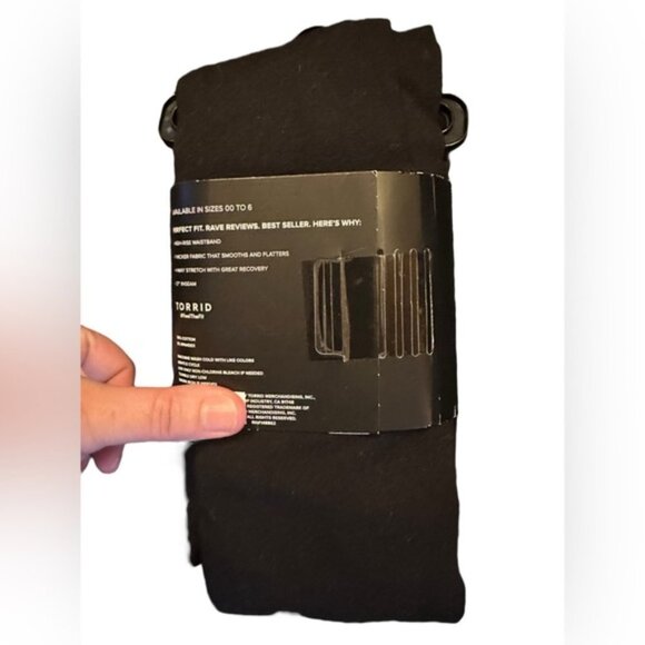 🆕 NWT Women’s torrid 2 Premium Black Slash Legging with Side Destruction 18 20 - Picture 4 of 7